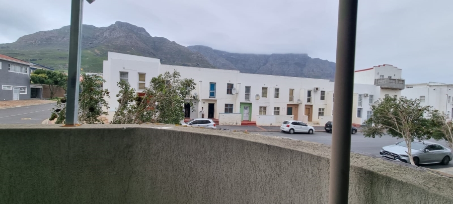 1 Bedroom Property for Sale in Zonnebloem Western Cape